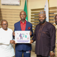 The Initiator of the Malaria Eradication Project @princenednwoko shared some key pointers for economic development in Nigeria with
the Executives of the National Association Of Nigeria Students (NANS) led by its President, Comr. Danielson Bamidele Akpan on a courtesy visit to the former in Abuja. They pledged their support for the Malaria Project and promised to work with us particularly in the area of advocacy, orientation and grassroot mobilization.
#NedNwokoMalariaEradicationProject